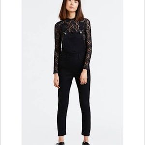 Levi's Overalls SKINNY Soft Black Stretch Jeans 27